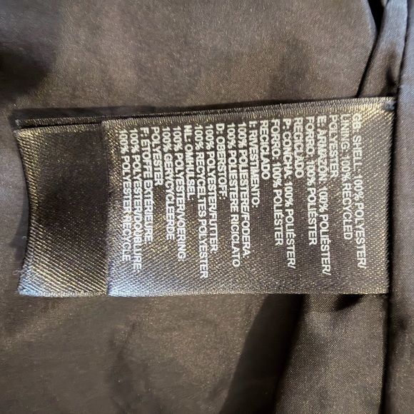 The North Face Women's Utility Rain Jacket in Black - Medium - Picture 7 of 8